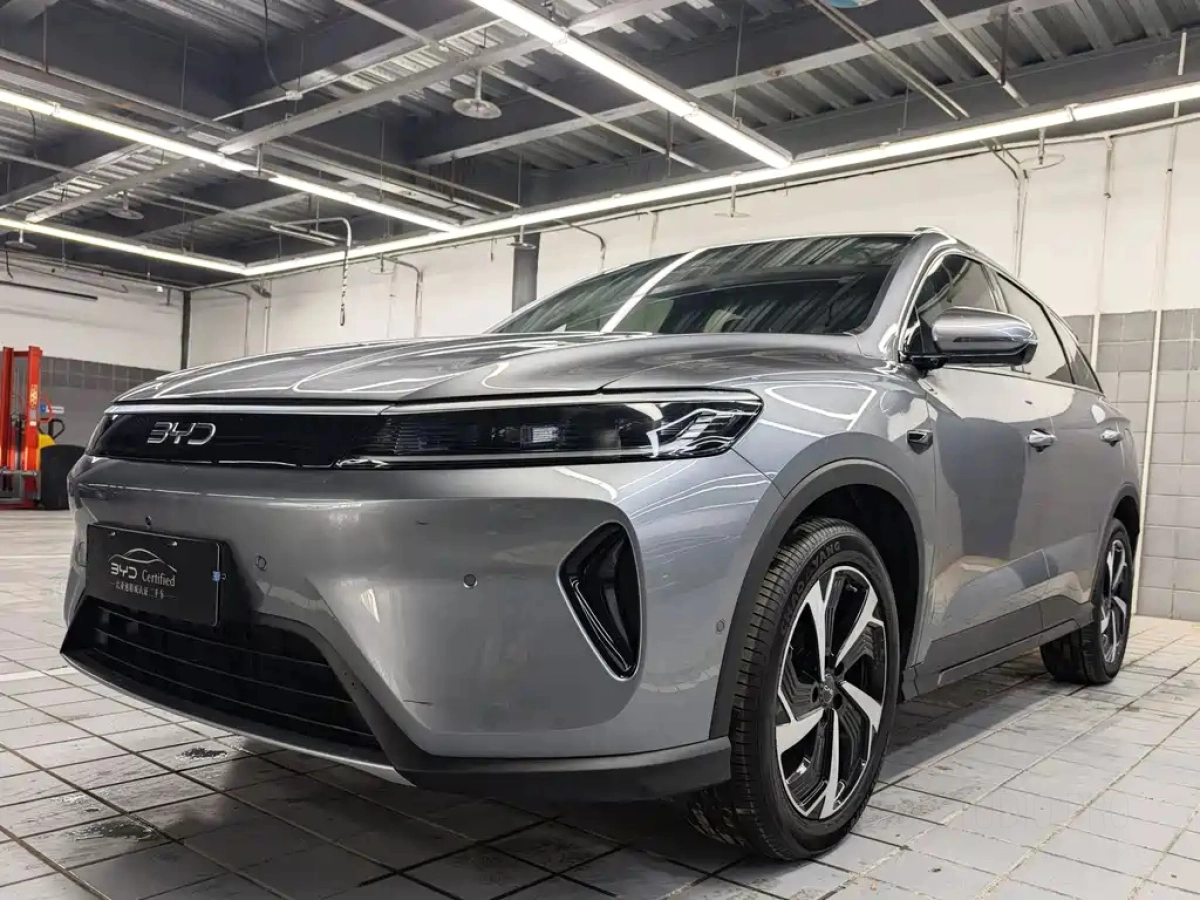 BYD SEALION 05 DM-I  2025