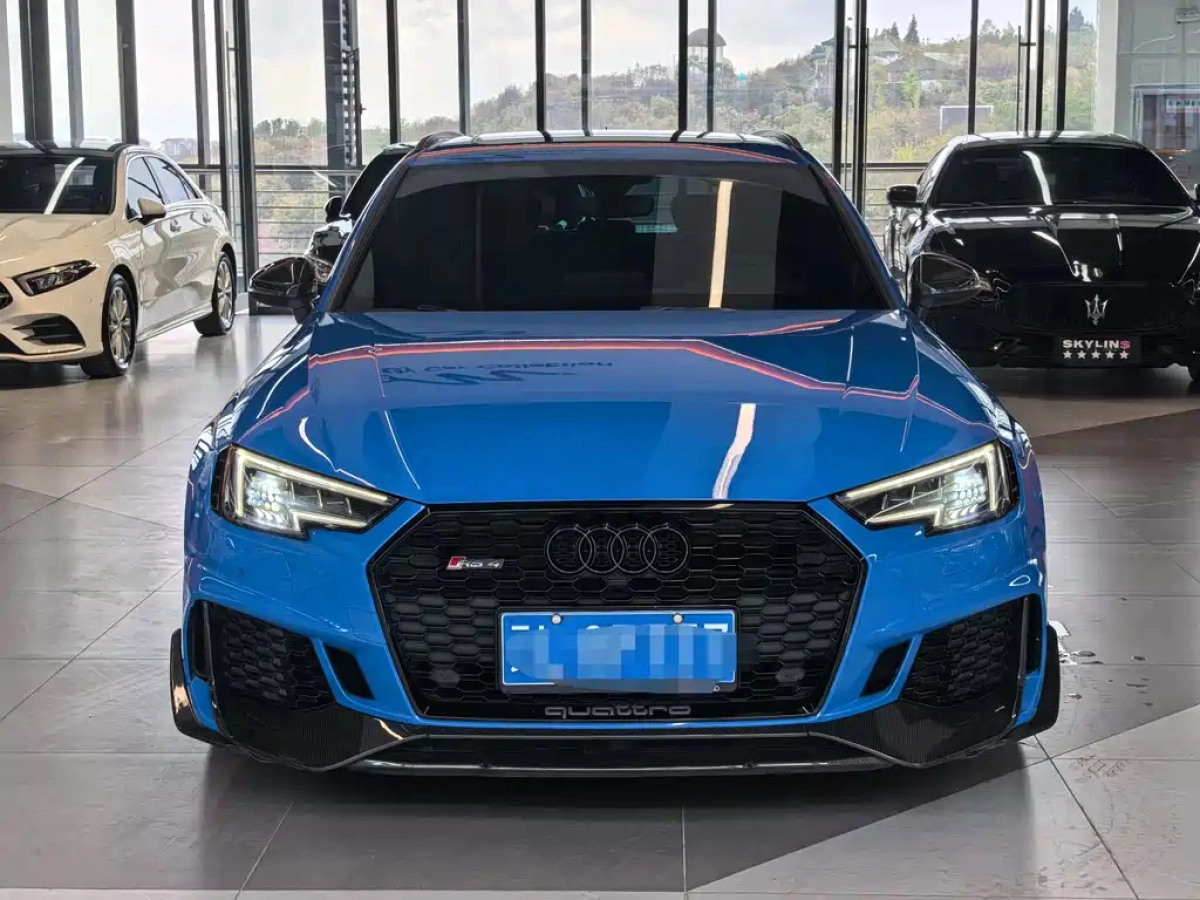 AUDI RS 4