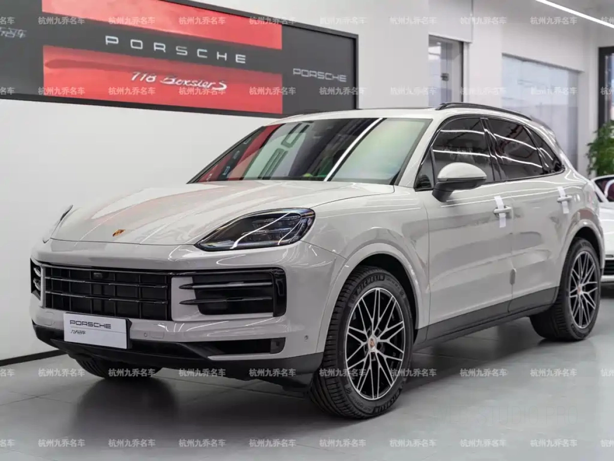 PORSCHE CAYENNE  2025