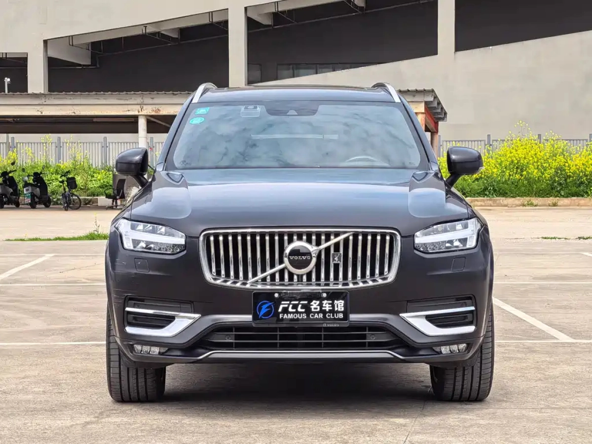 VOLVO XC90