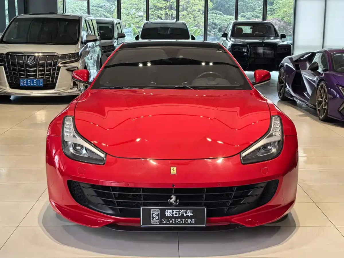 FERRARI GTC4LUSSO