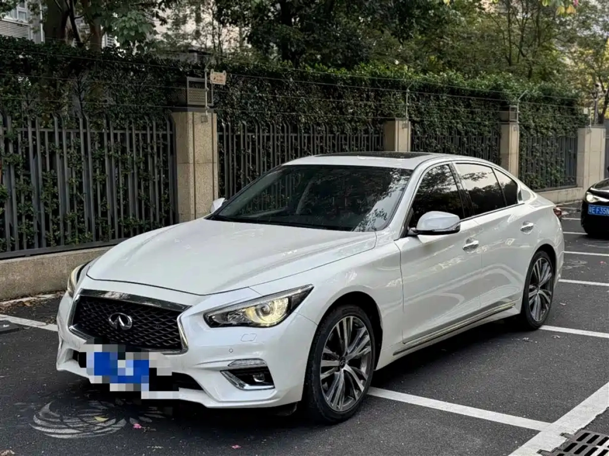 INFINITI Q50L