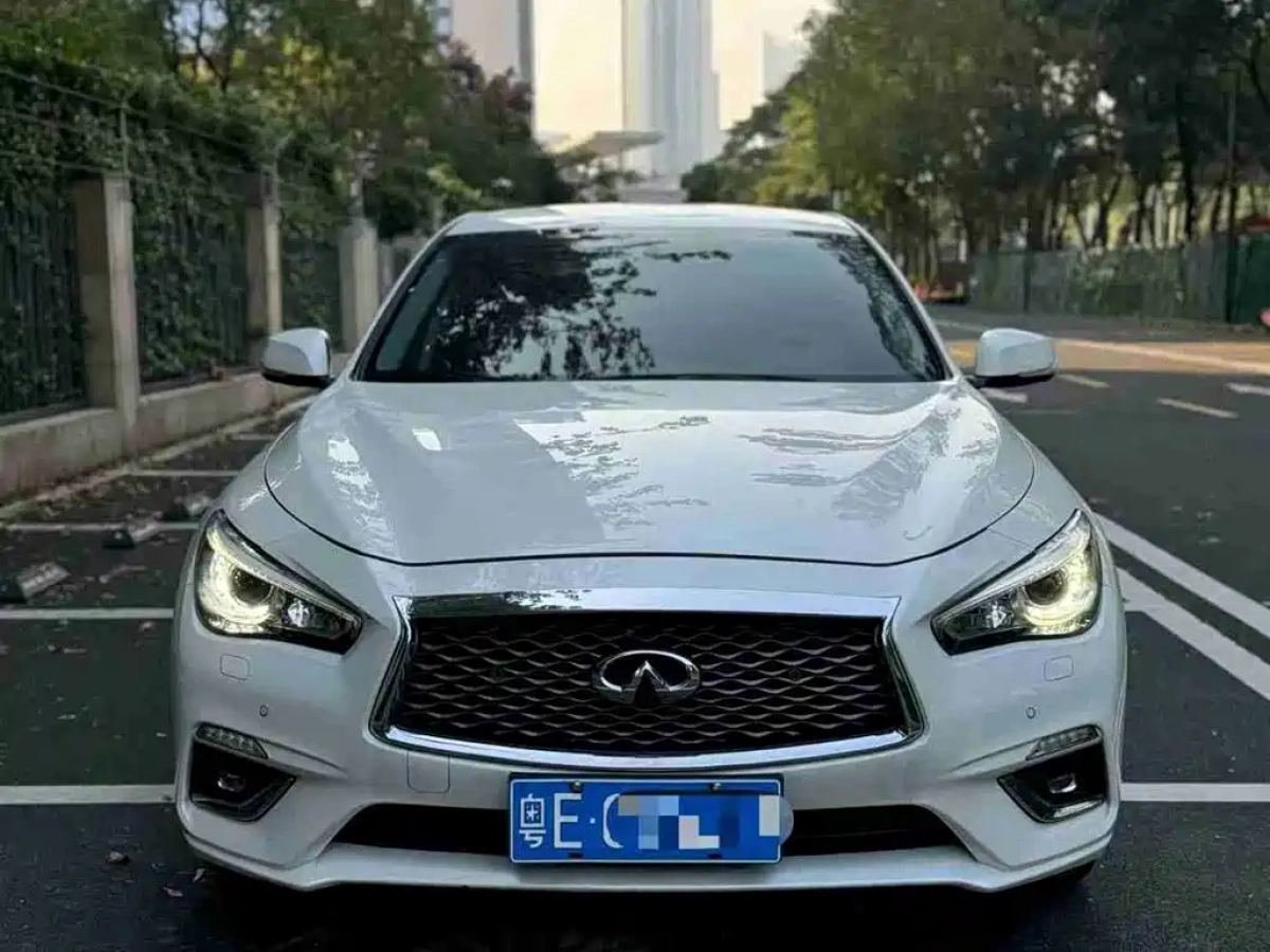 INFINITI Q50L