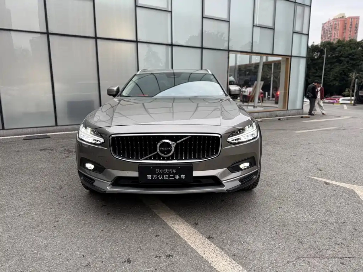 VOLVO V90