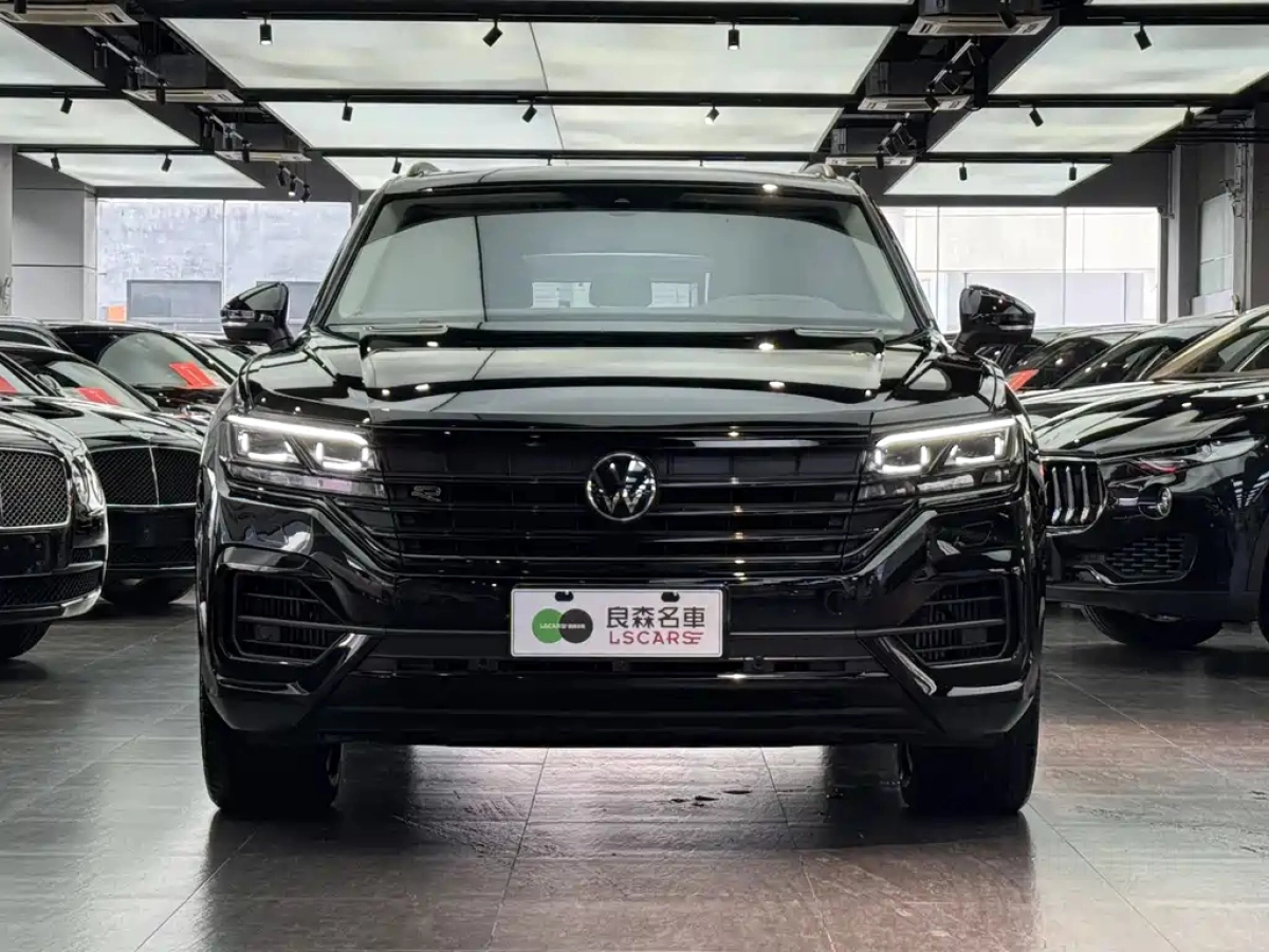 VOLKSWAGEN TOUAREG