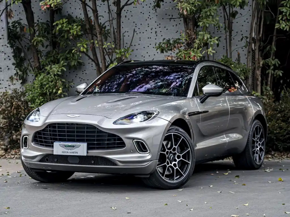 ASTON MARTIN DBX  2023