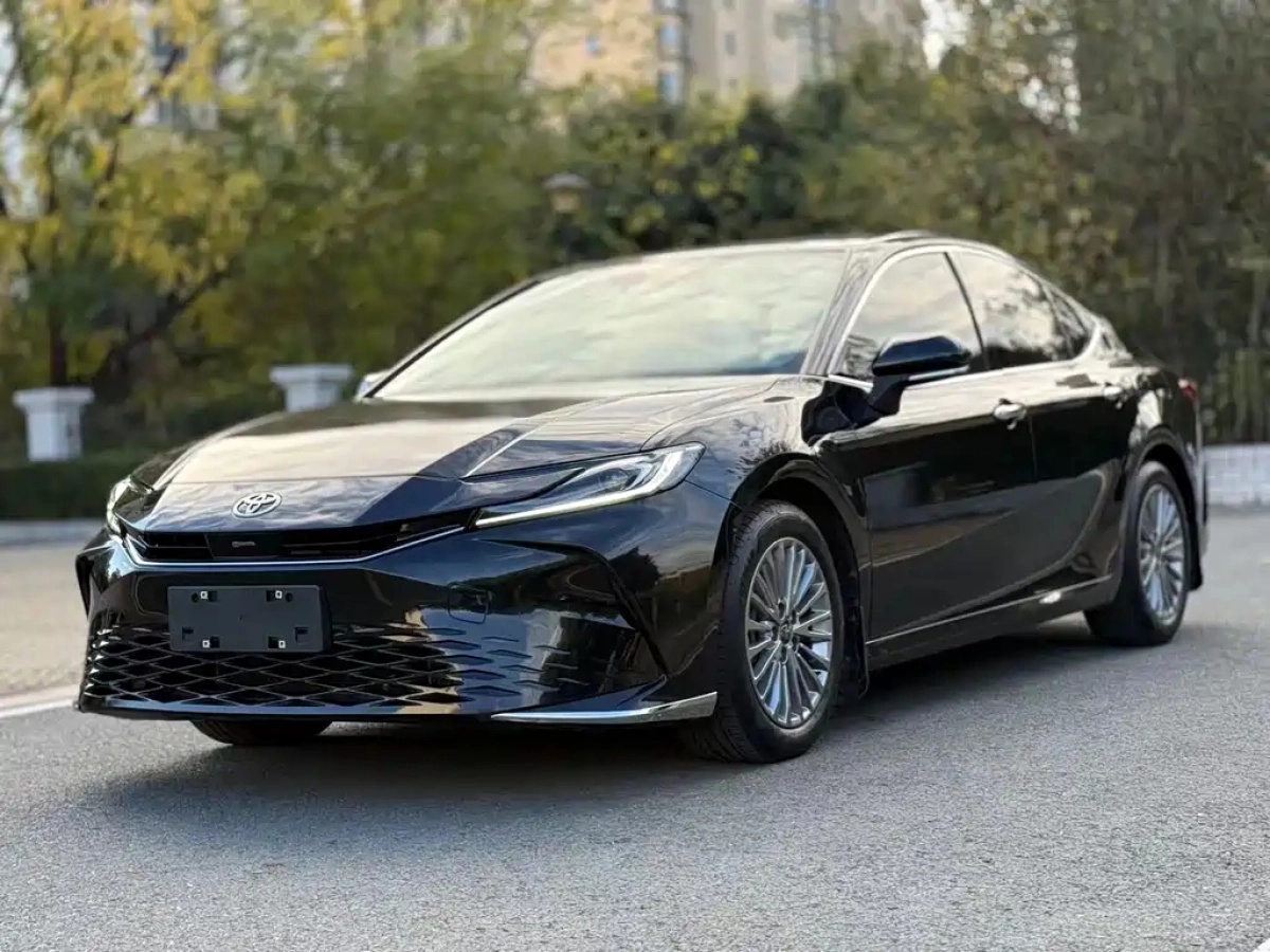 TOYOTA CAMRY  2025