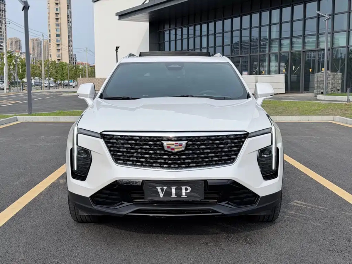 CADILLAC XT4