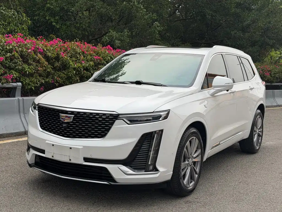 CADILLAC XT6