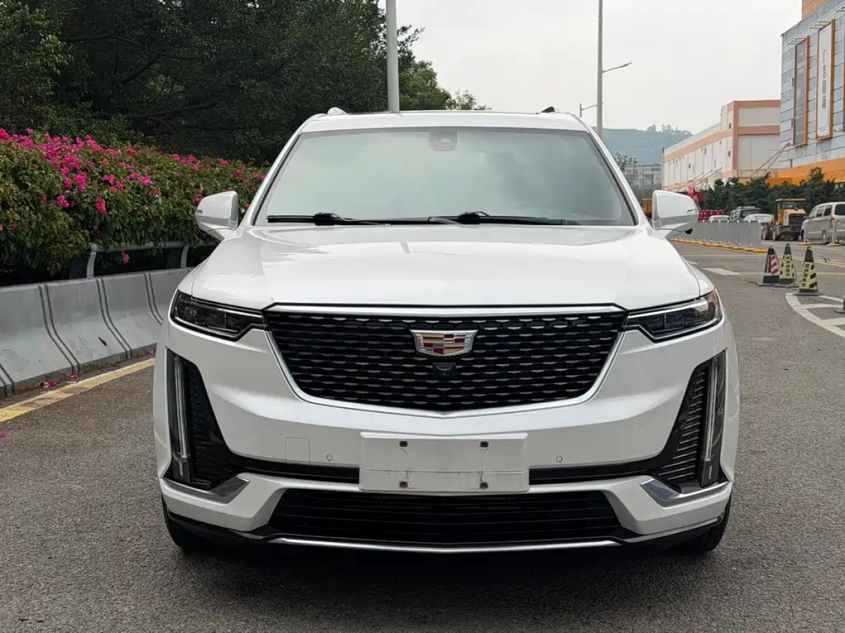 CADILLAC XT6