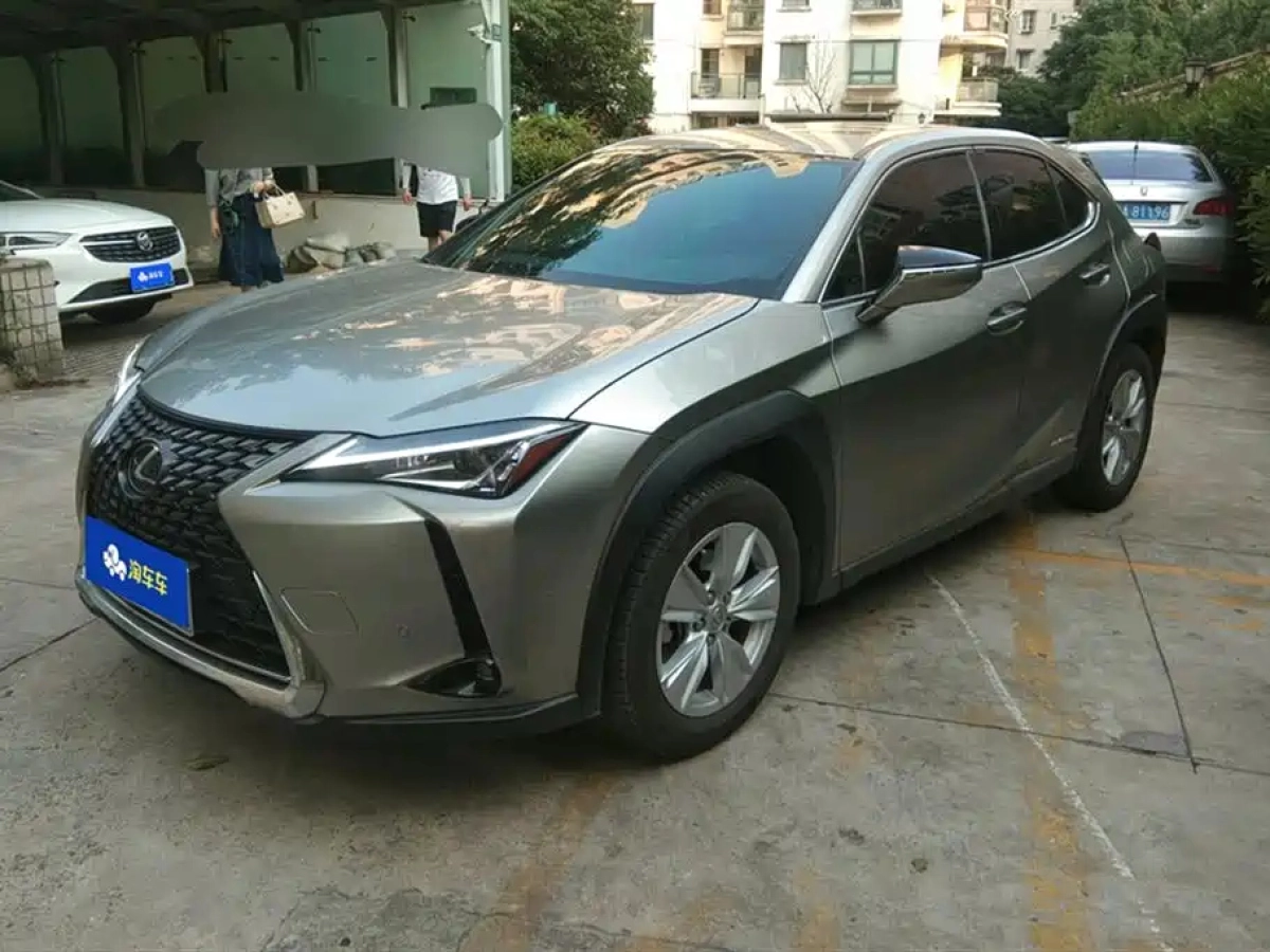 LEXUS UX