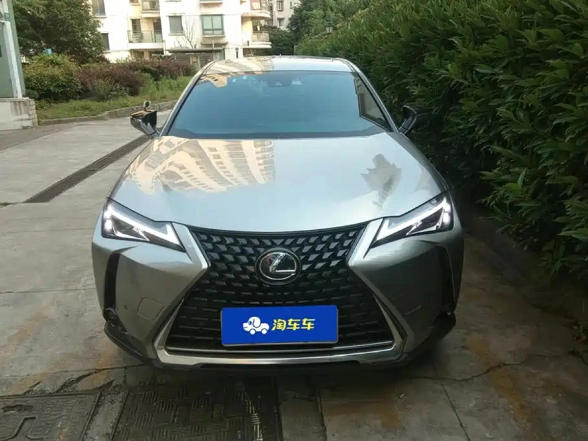 LEXUS UX