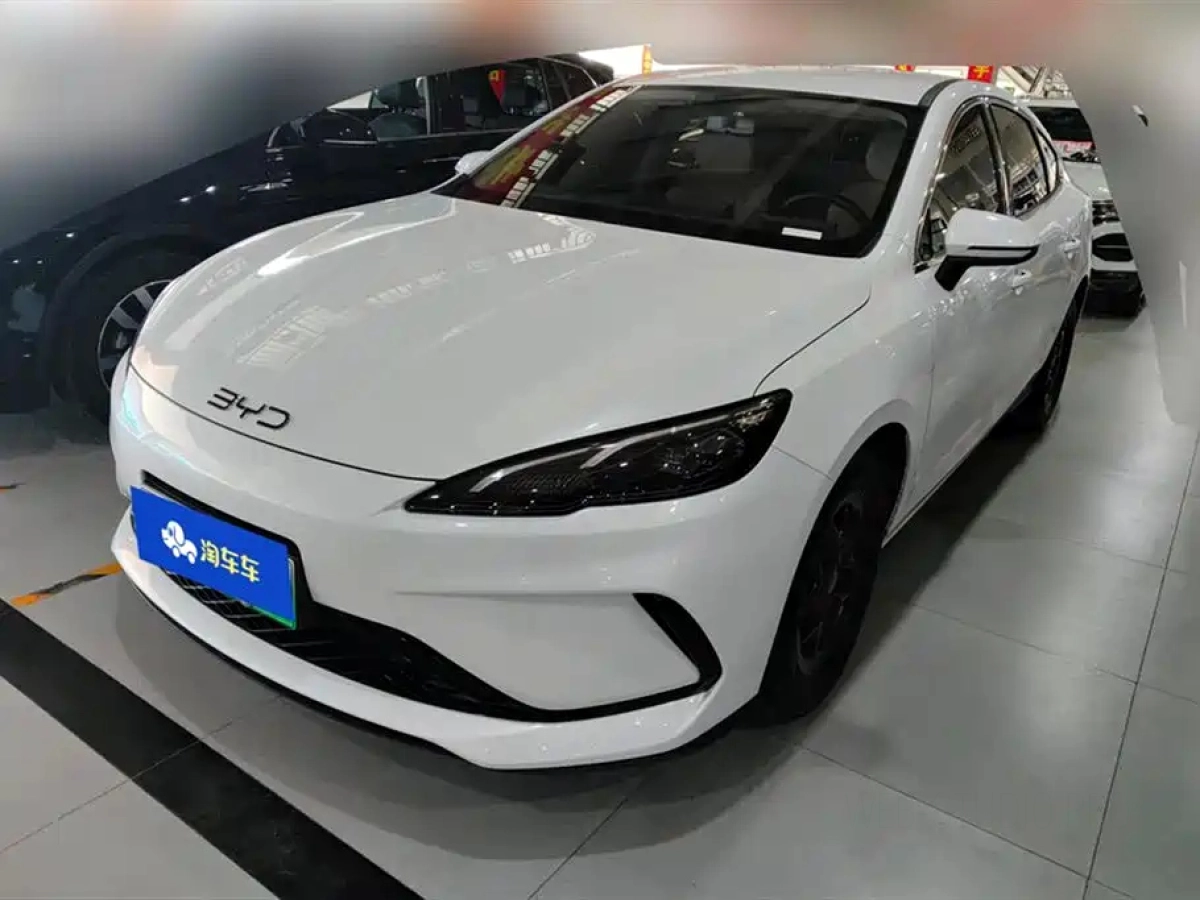 BYD SEAL 05 DM-I  2025