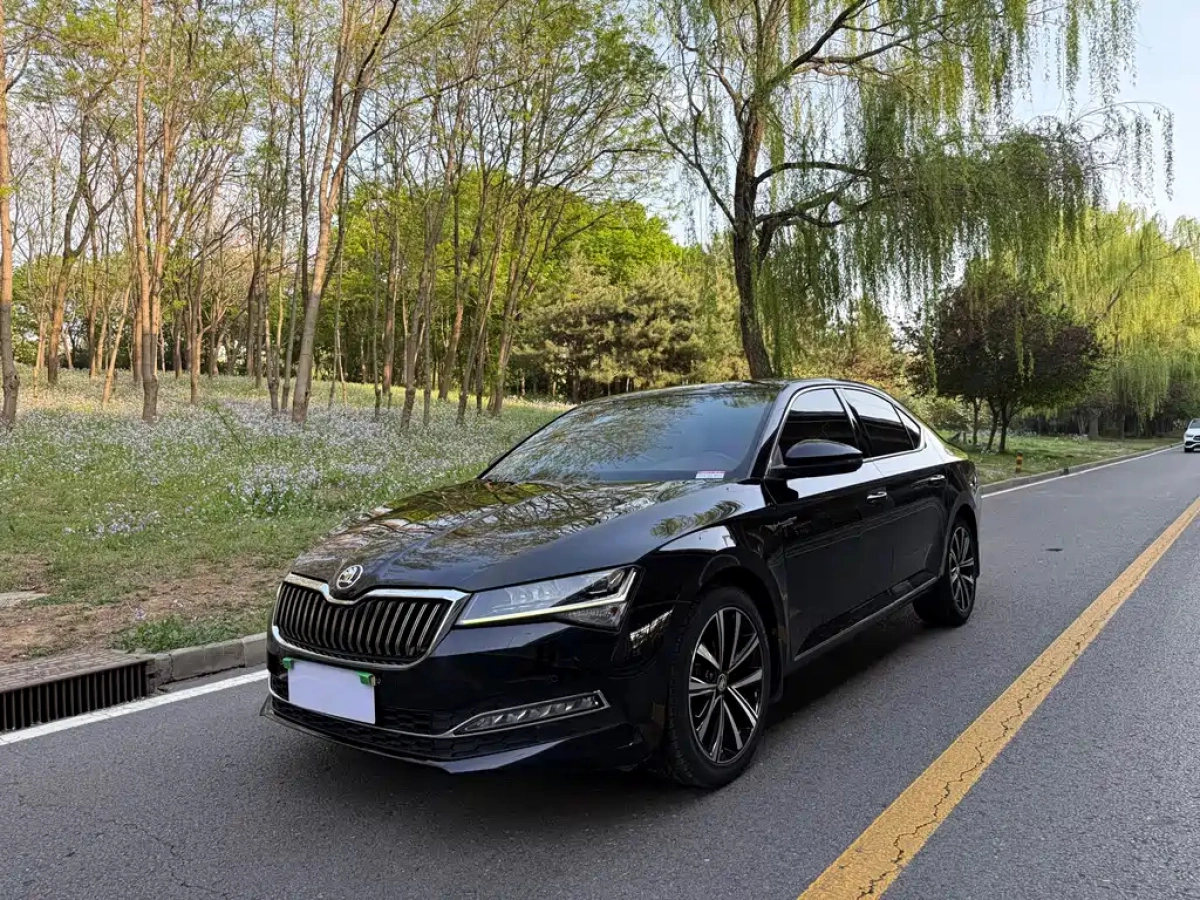 SKODA SUPERB
