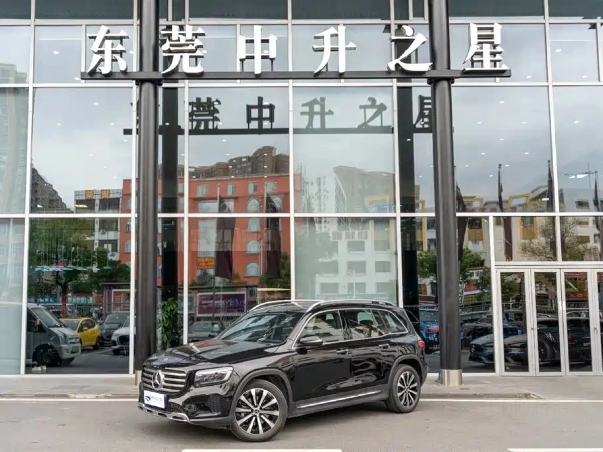 MERCEDES-BENZ GLB  2026