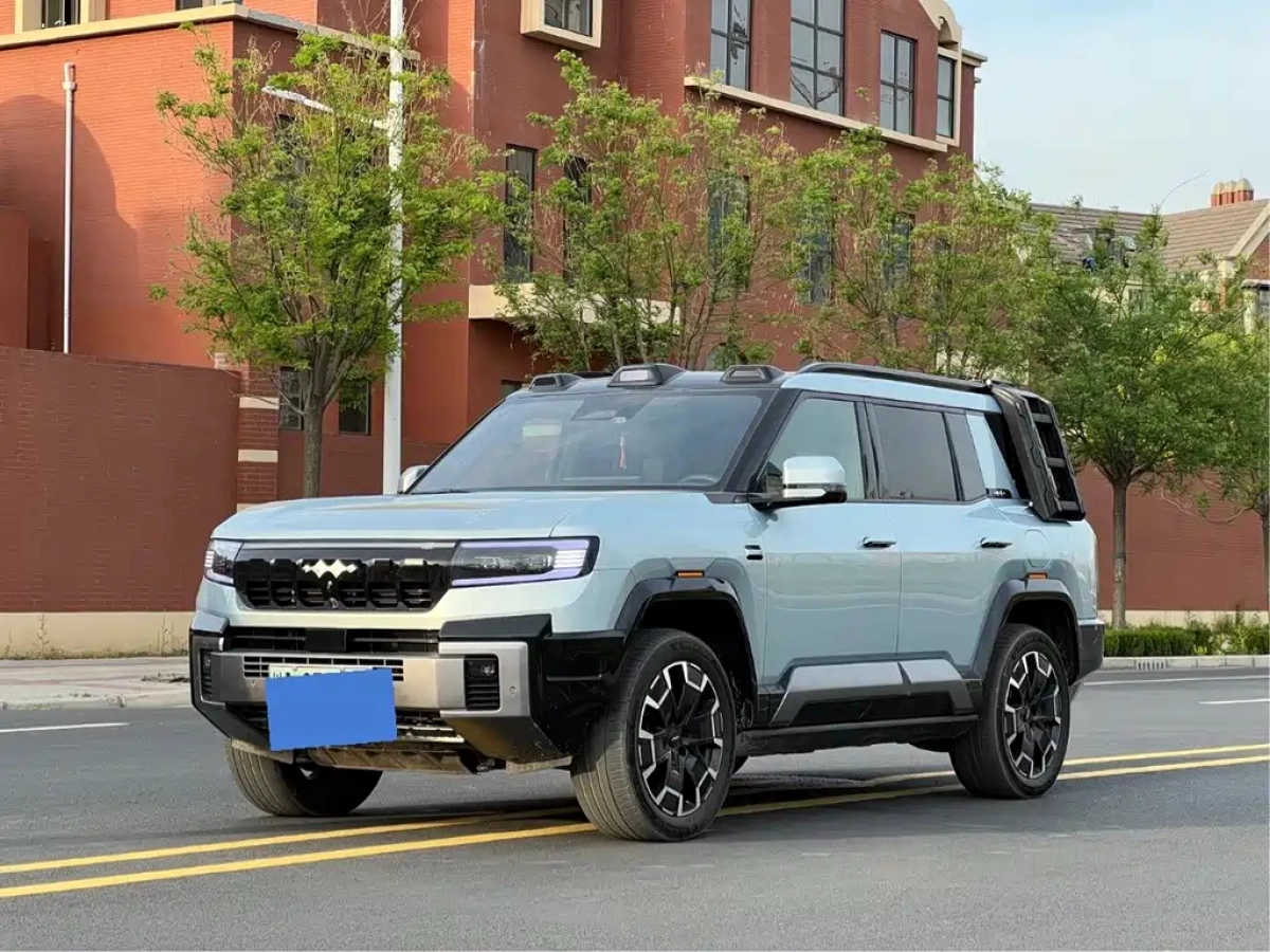 BYD FANGCHENG BAO 8  2025