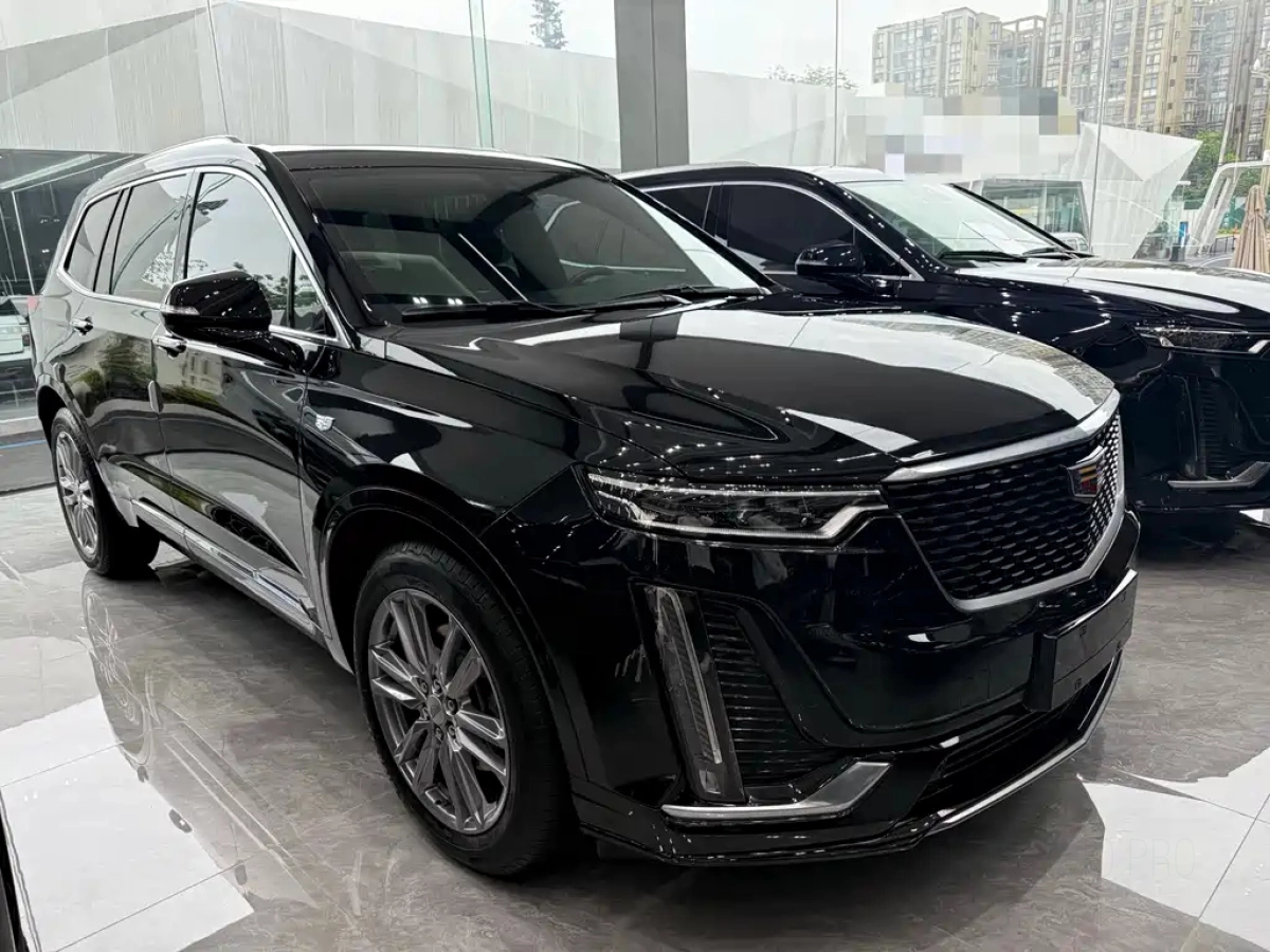 CADILLAC XT6