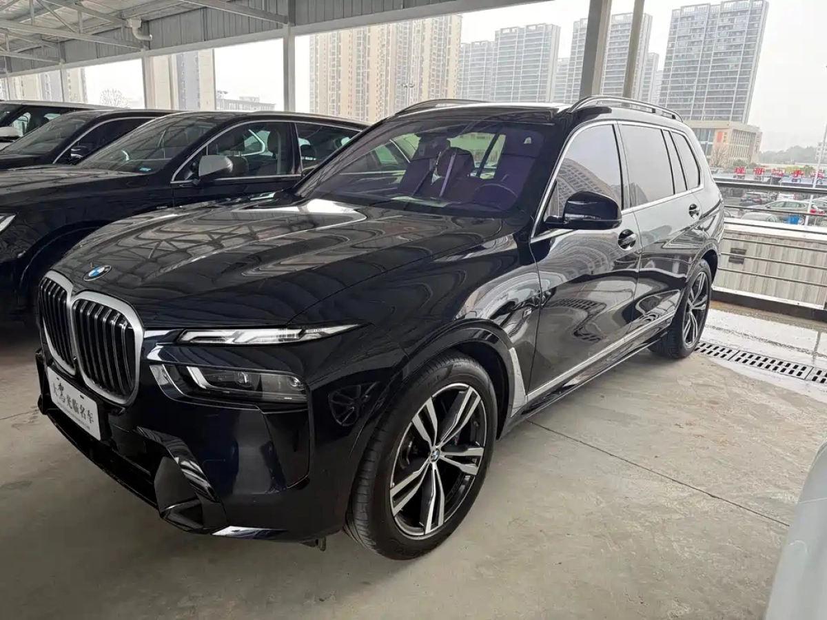 BMW X7  2024