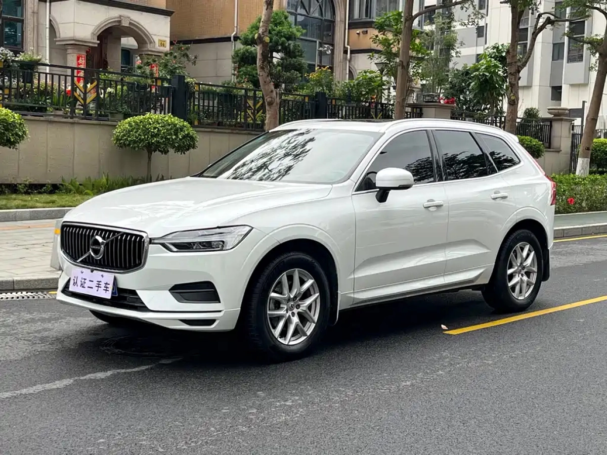 VOLVO XC60  2019