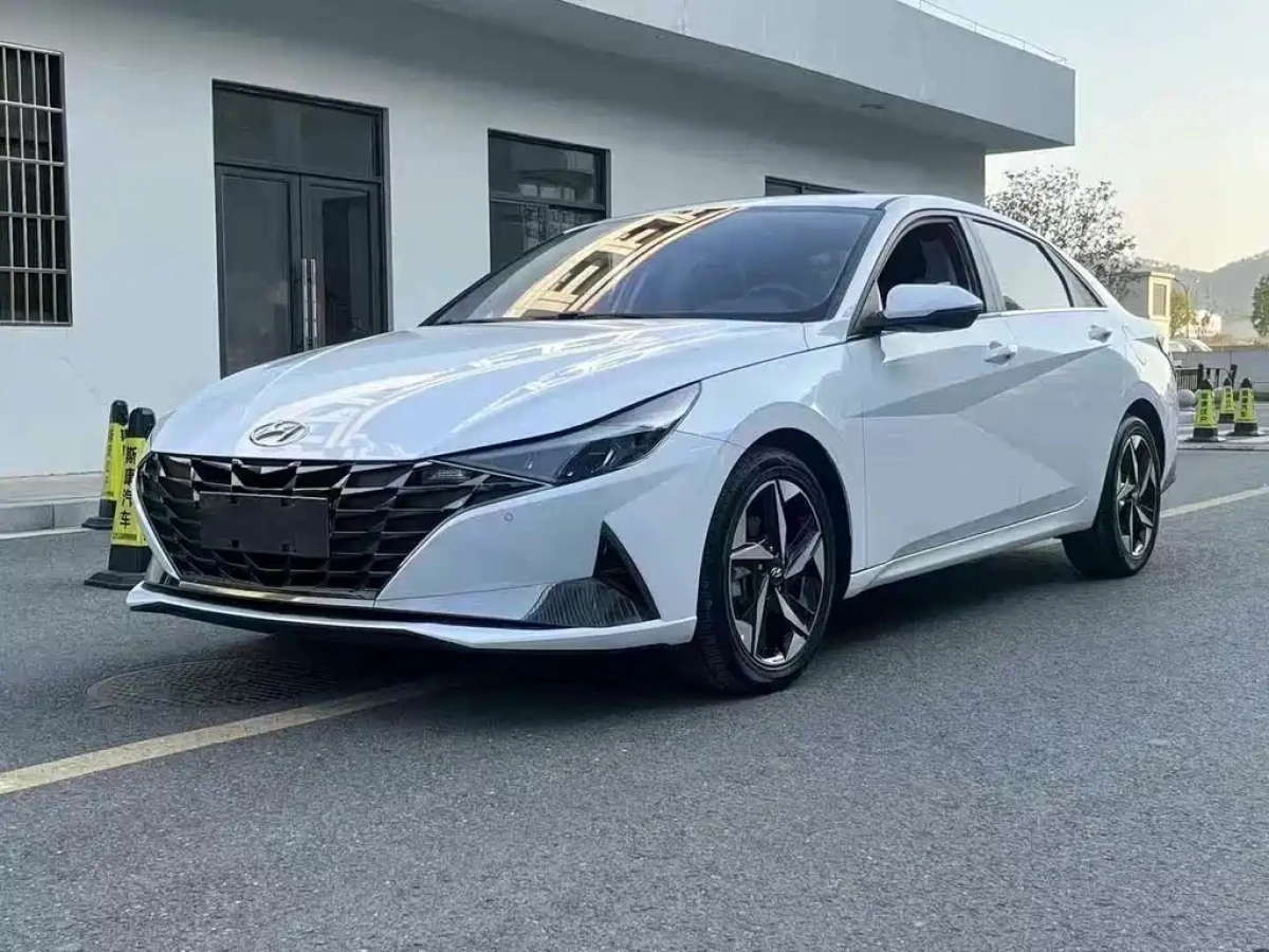 HYUNDAI ELANTRA  2022