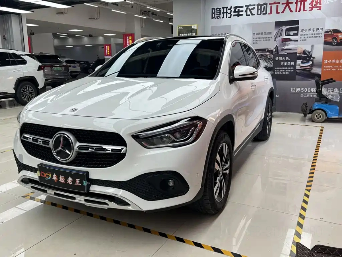 MERCEDES-BENZ GLA