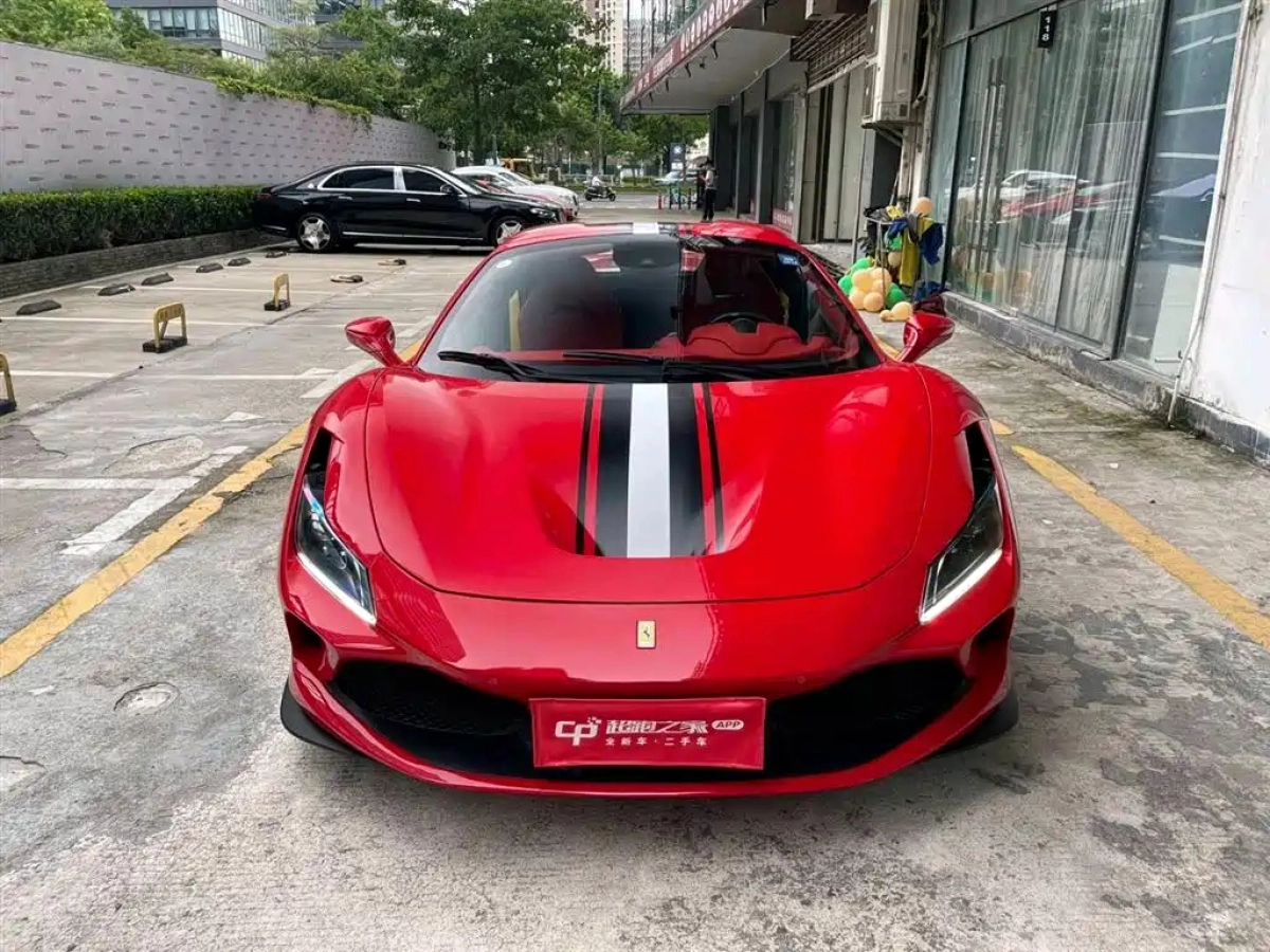 FERRARI F8