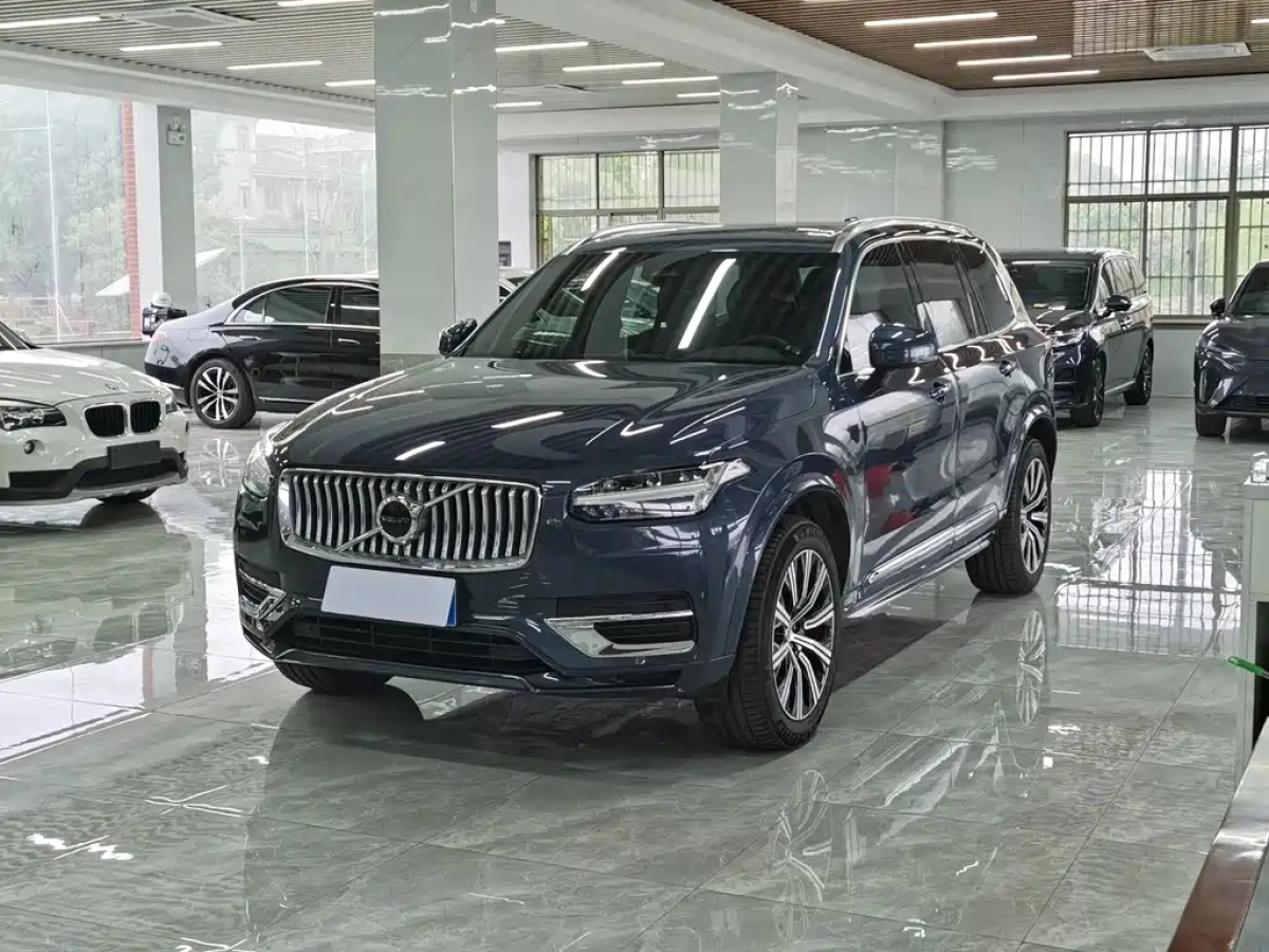 VOLVO XC90  2024