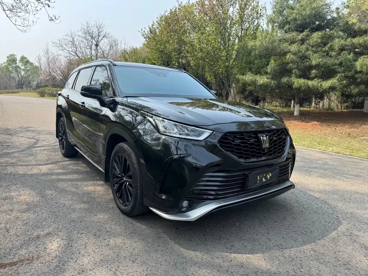 TOYOTA CROWN KLUGER  2025