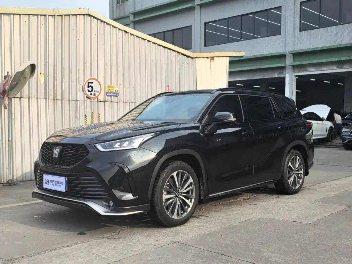 TOYOTA CROWN KLUGER  2025