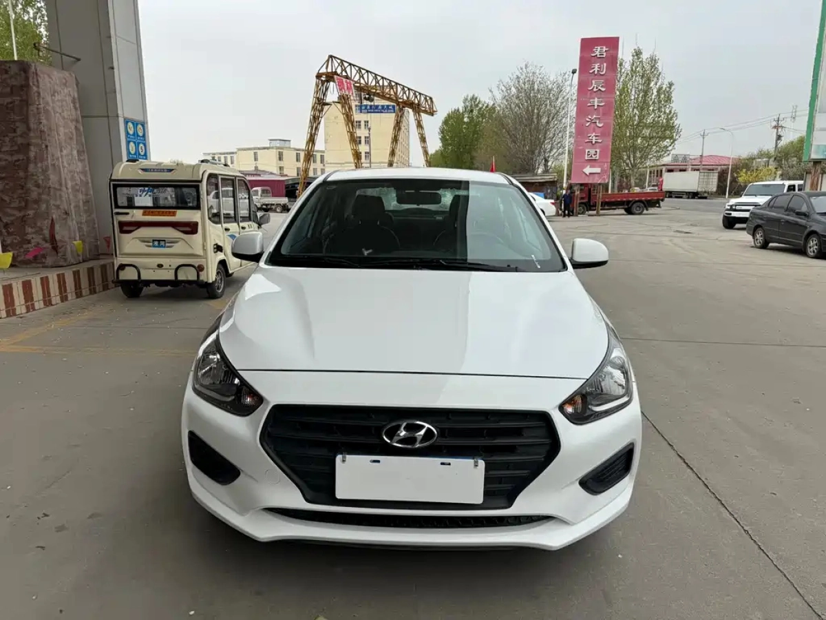 HYUNDAI VERNA