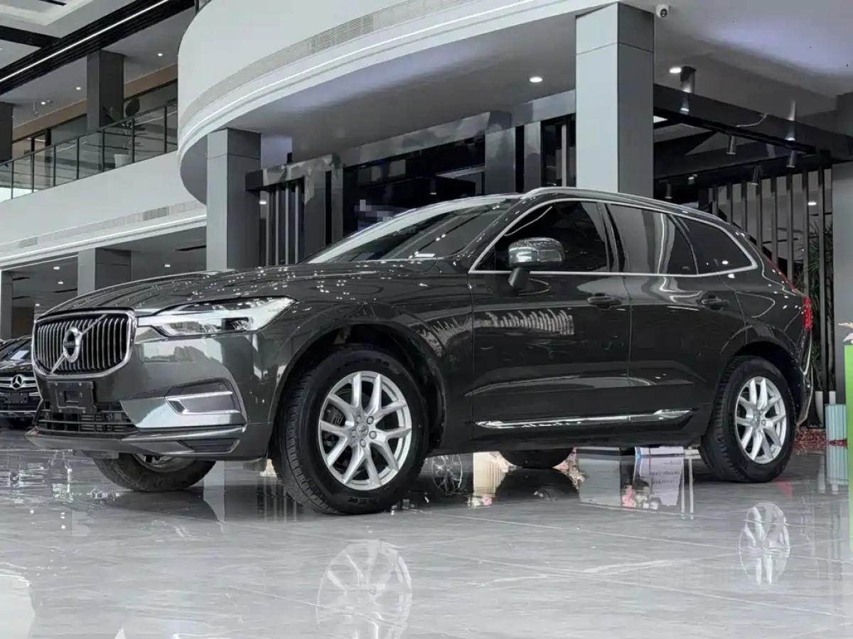 VOLVO XC60  2019