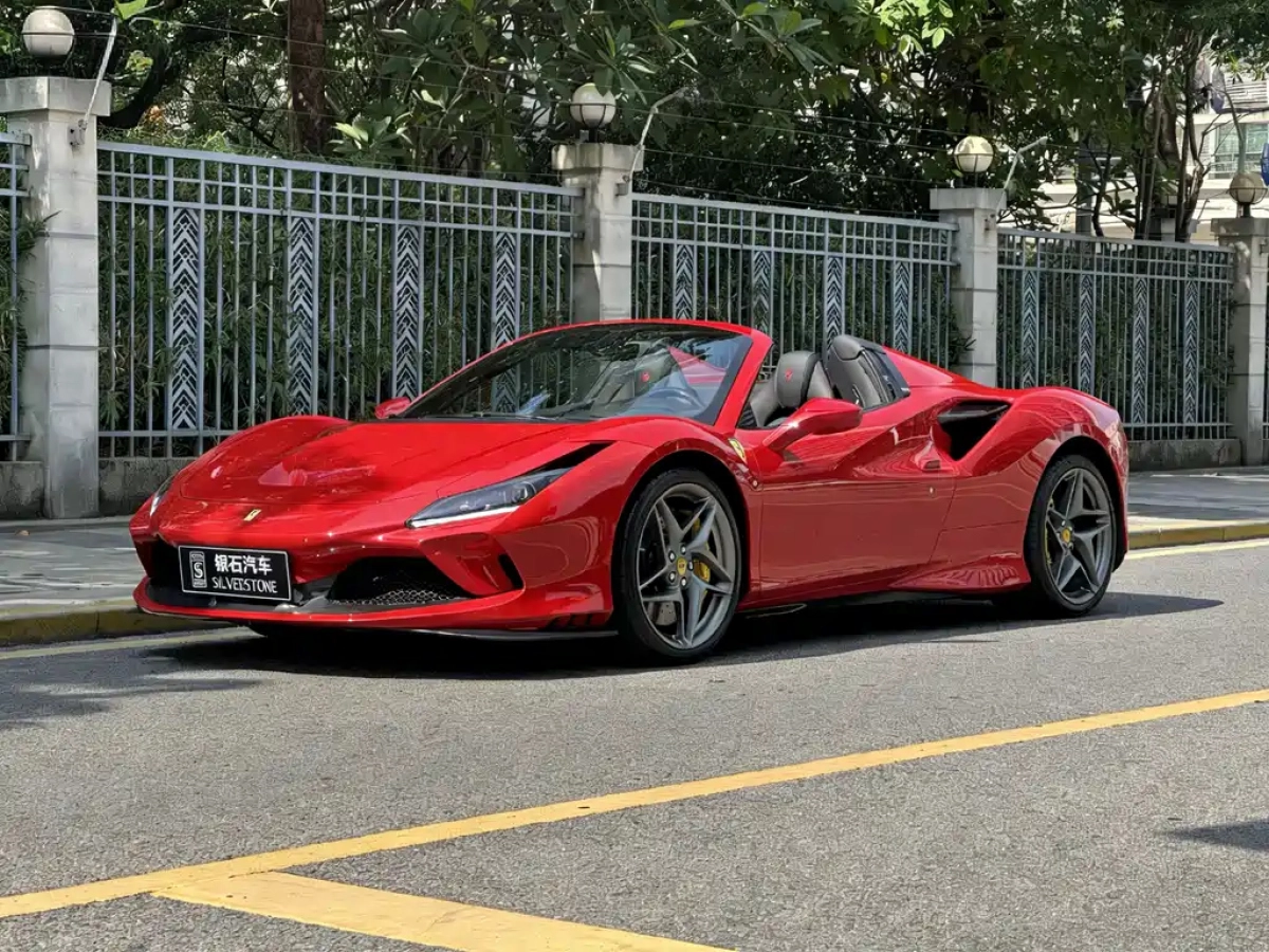 FERRARI F8  2023