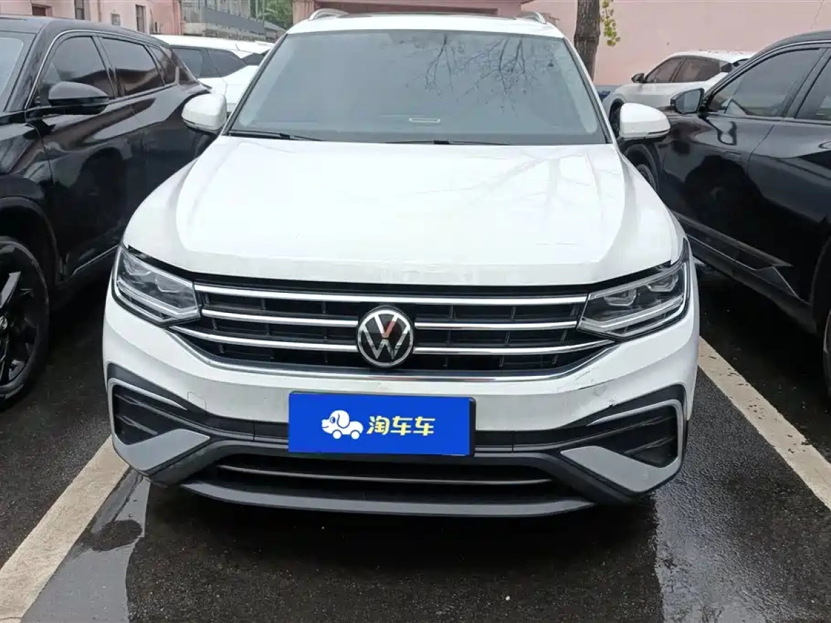 VOLKSWAGEN TIGUAN L