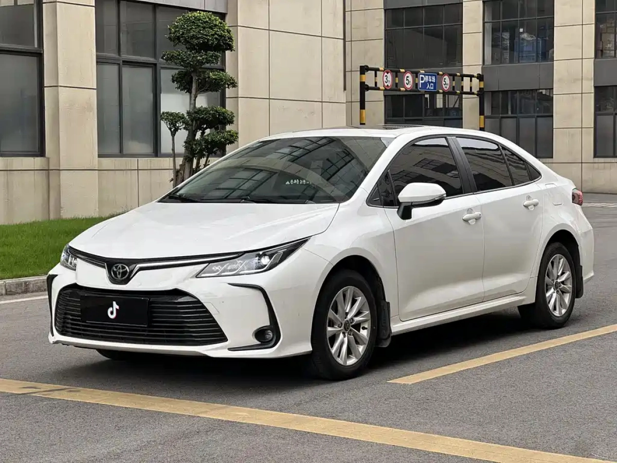 TOYOTA COROLLA  2024