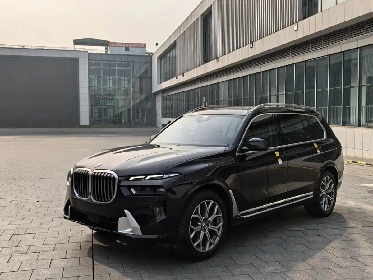 BMW X7  2023