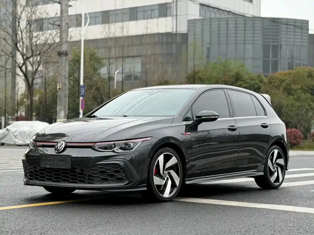 VOLKSWAGEN GOLF GTI  2021