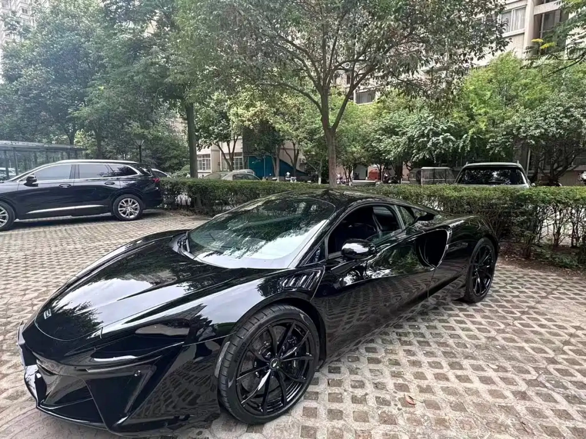 MCLAREN ARTURA  2024