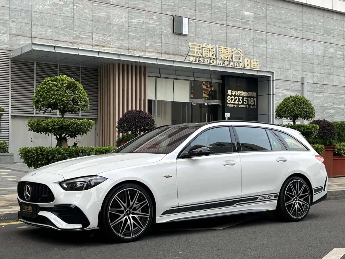 MERCEDES-BENZ C-CLASS AMG  2025