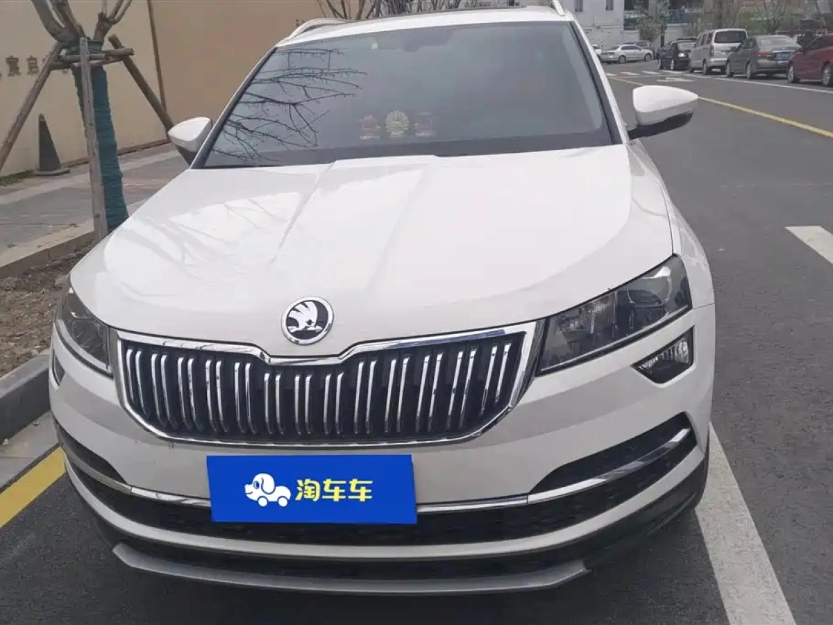 SKODA KAROQ