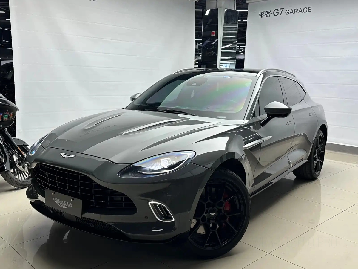 ASTON MARTIN DBX  2022