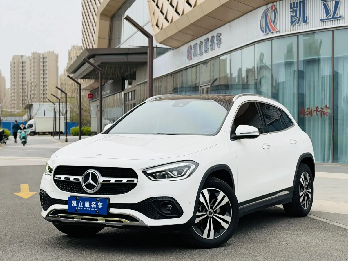 MERCEDES-BENZ GLA