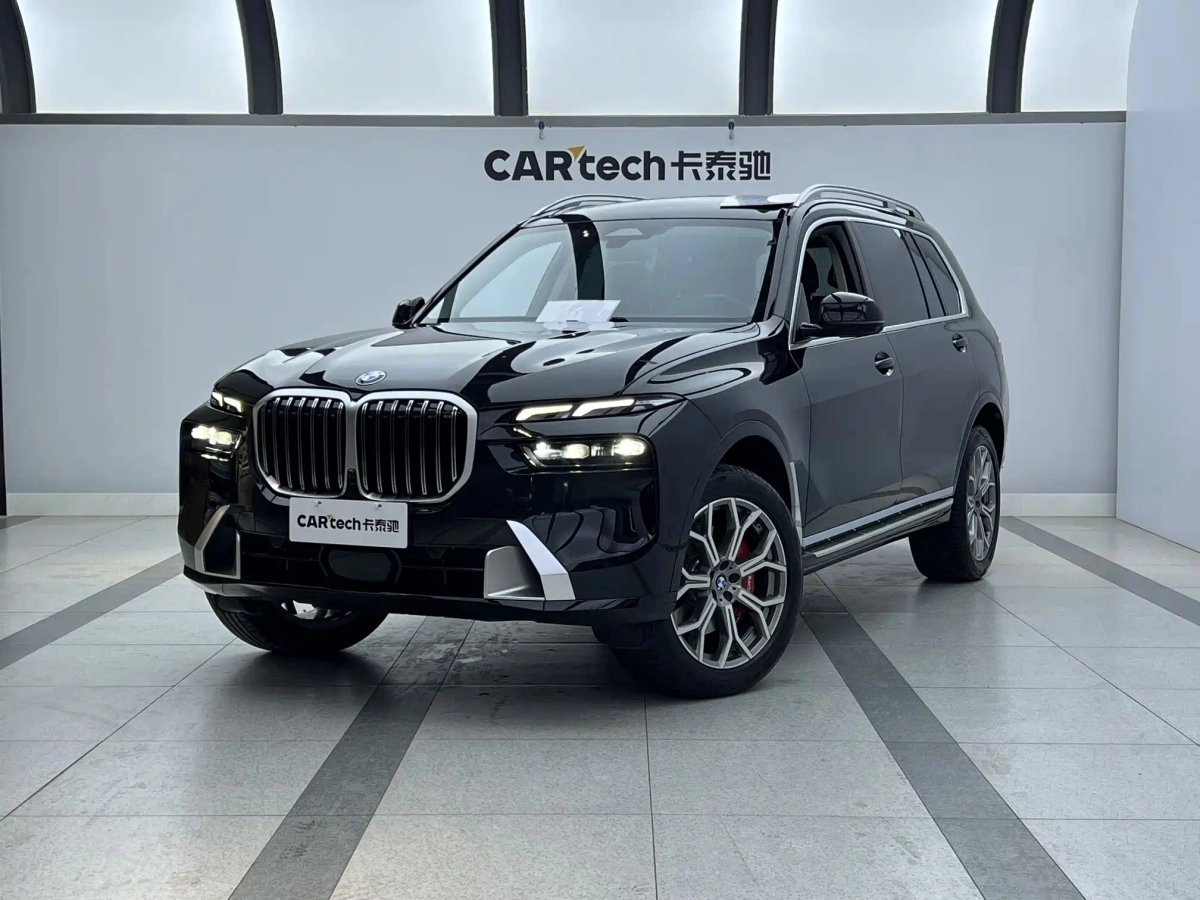 BMW X7  2025