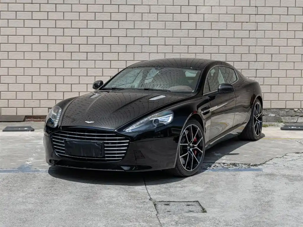 ASTON MARTIN RAPIDE  2019