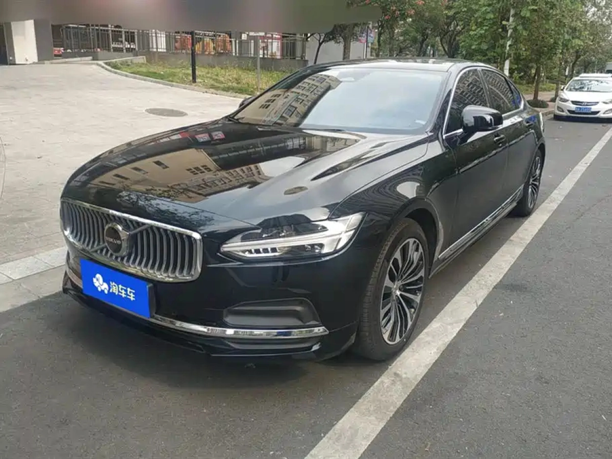 VOLVO S90