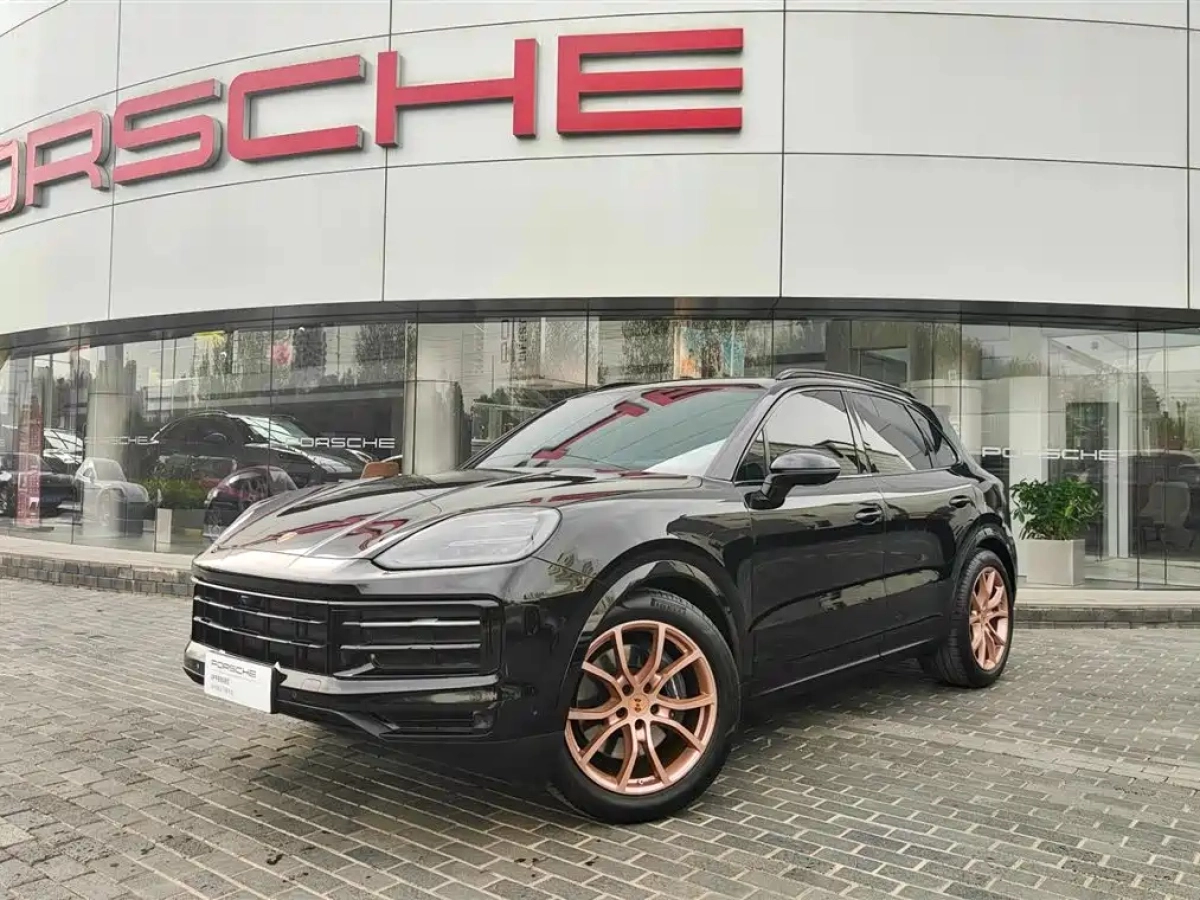 PORSCHE CAYENNE  2025