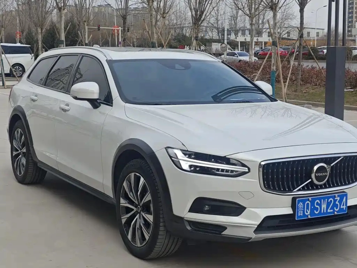VOLVO V90  2021