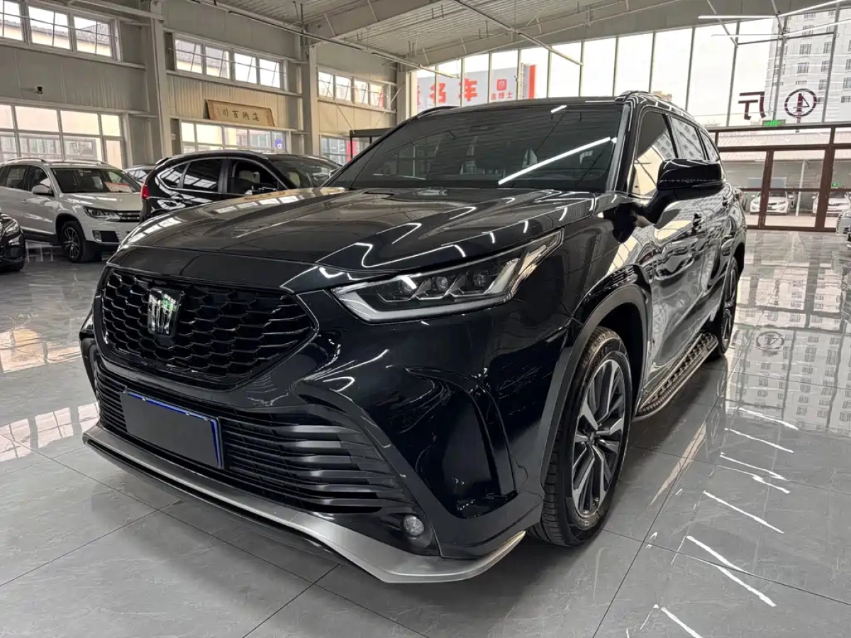 TOYOTA CROWN KLUGER  2024