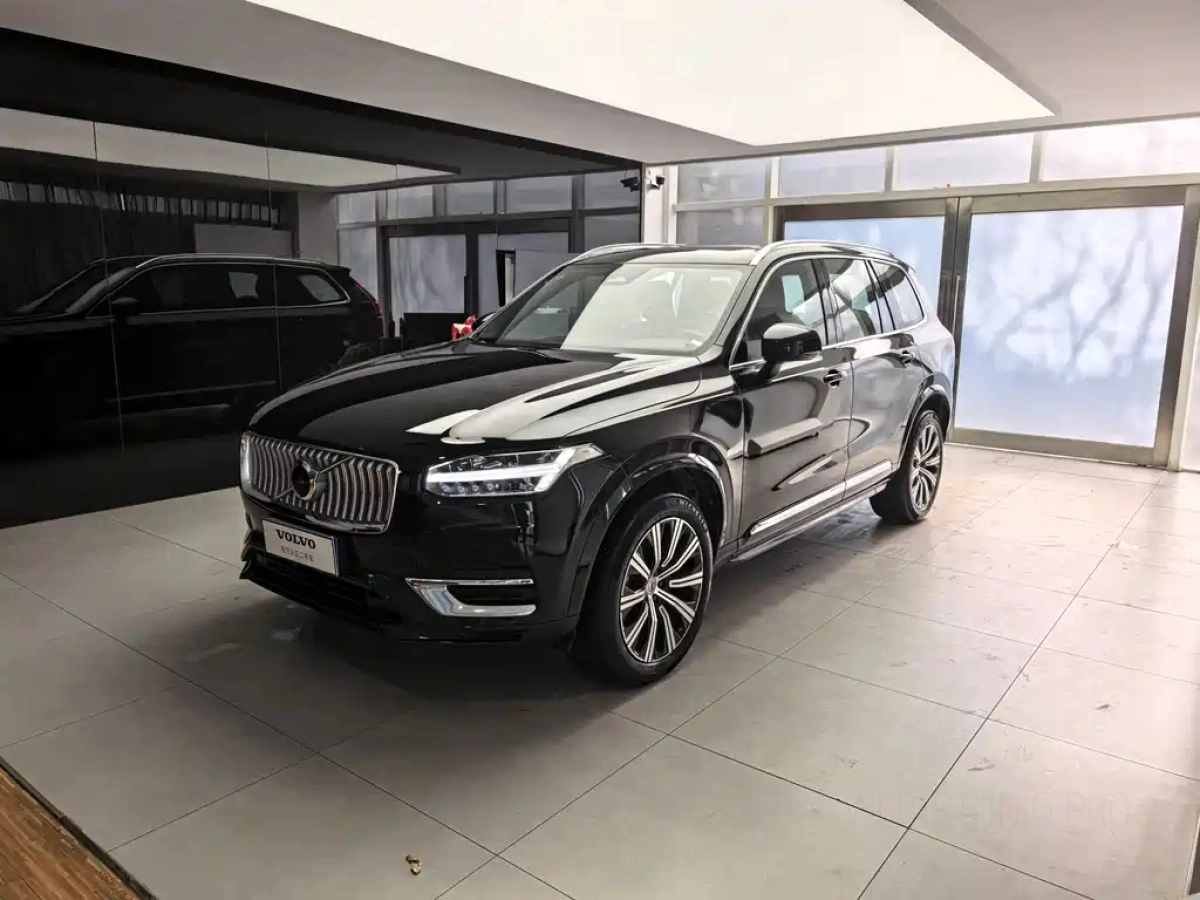 VOLVO XC90  2025