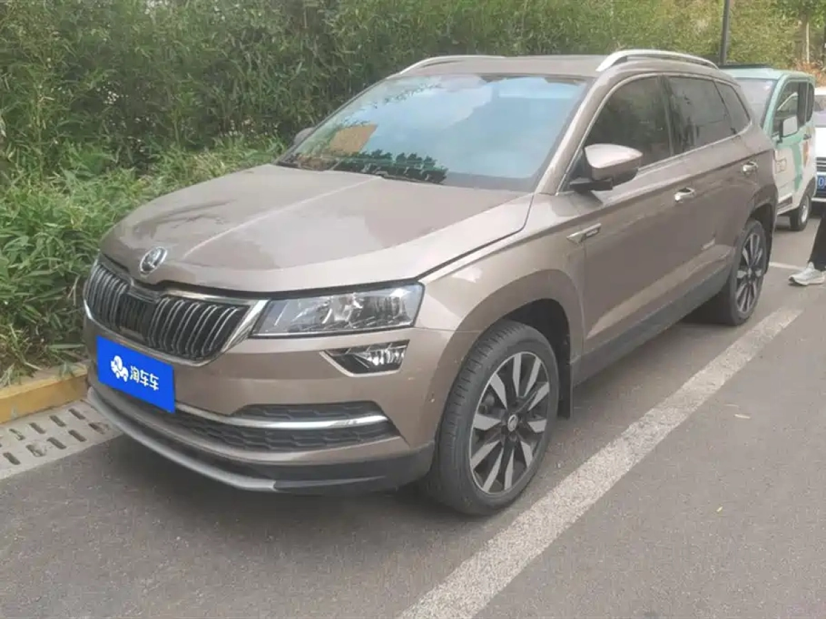 SKODA KAROQ  2021