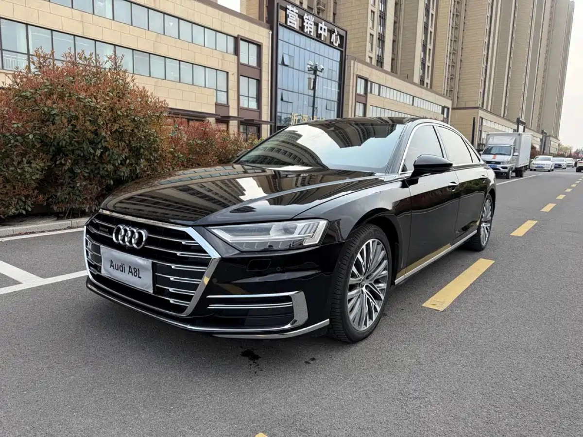 AUDI A8  2020